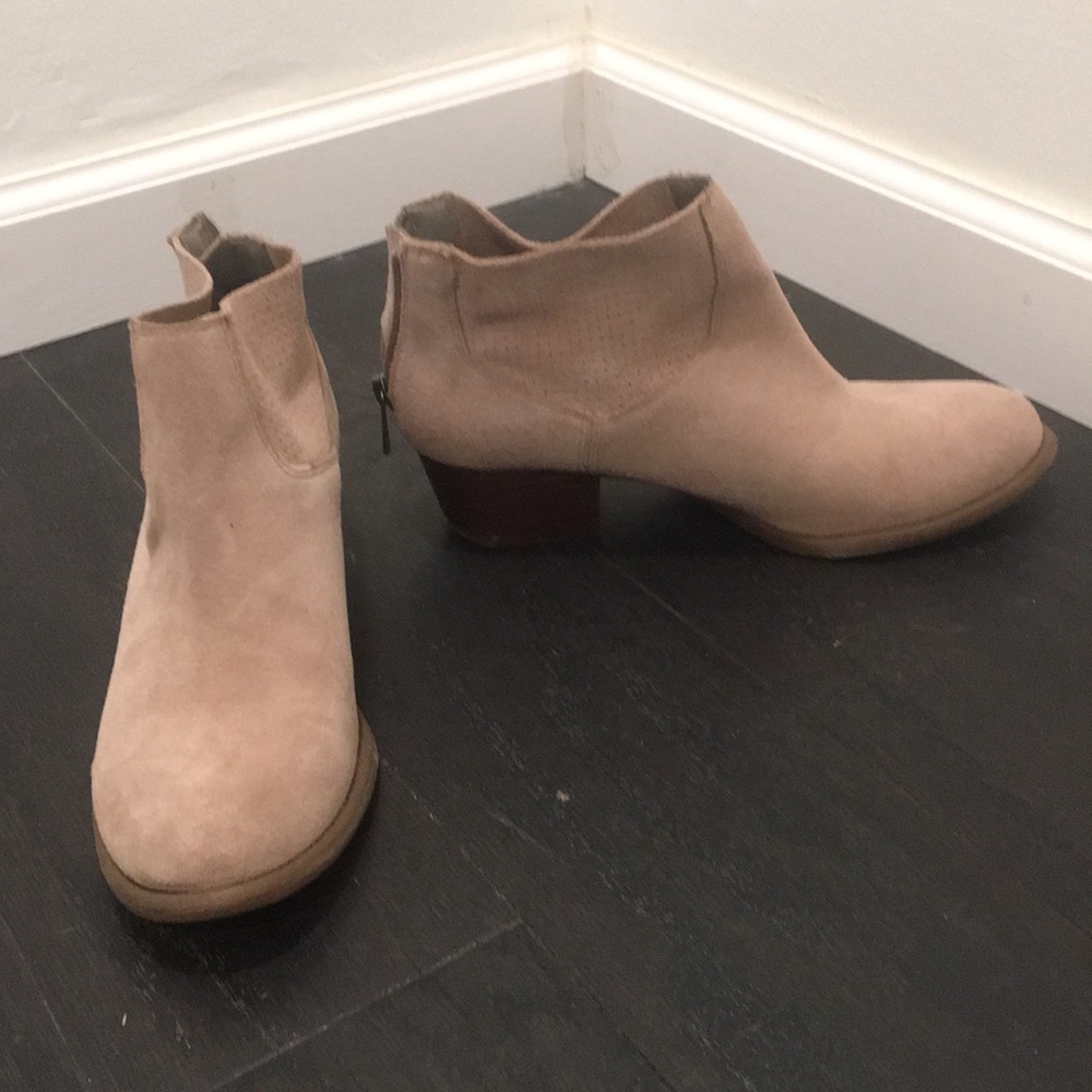 Ankle bootie